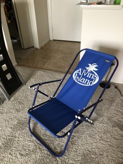 Folding beach chair like new