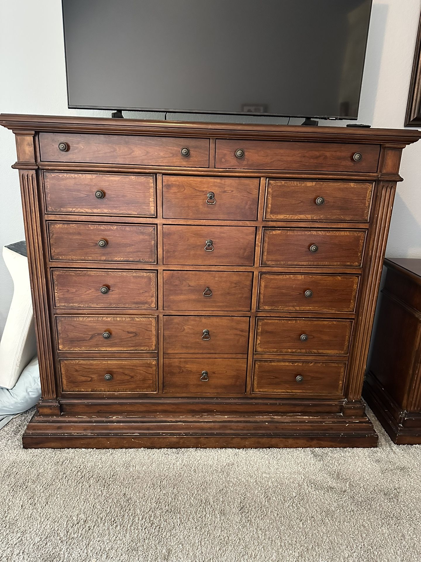 Armoire With 2 End Tables