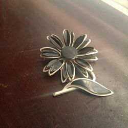 Black Flower Pin