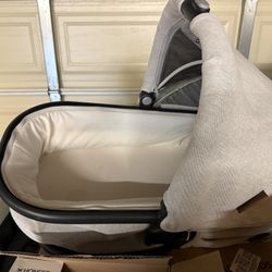 Uppa Vista Bassinet 