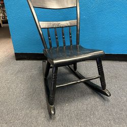  AMERICAN LATE WINDSOR PAINTED ROCKING CHAIR