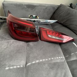 Q50 Tail Light 