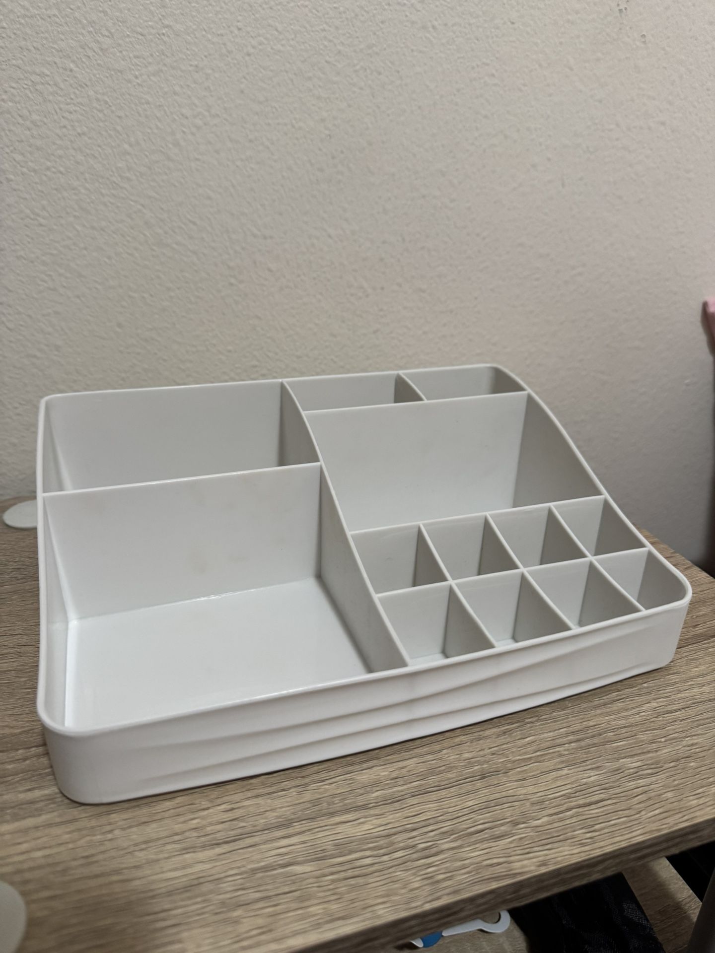 Cosmetic Tray
