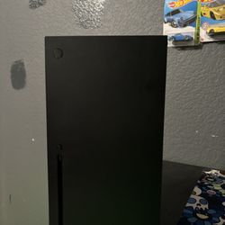 Xbox Series X (includes Headphones Controller And Headstand