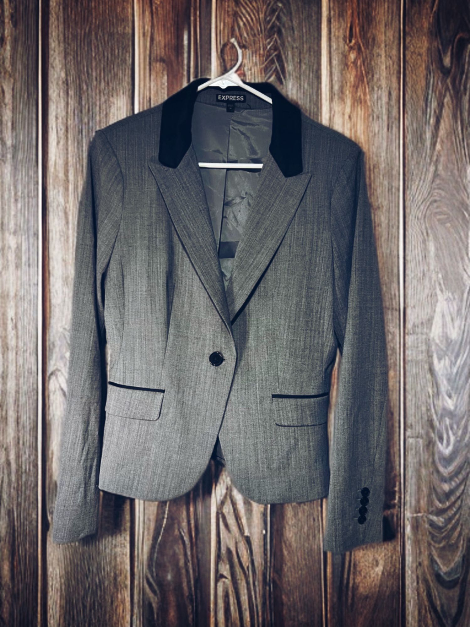 Express Women’s Blazer Size 10 Gray with Satin Lapel