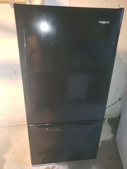 whirpool black botton freezer only 3 month use great condition warranty still have company warranty