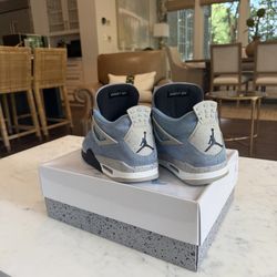 Air Jordan 4 UNC – Size 12 – $150