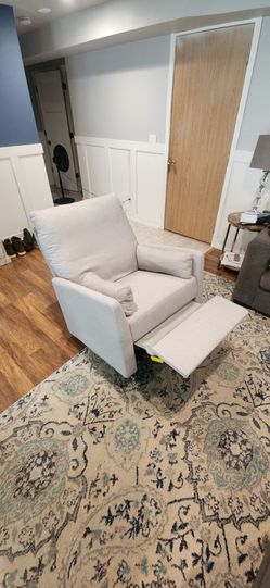 Nursery recliner/glider