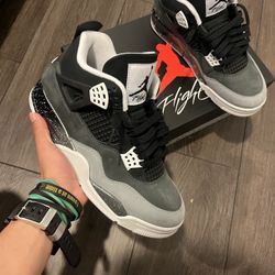 Jordan 4 Fear  Sz 9