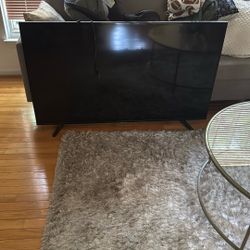 Samsung 55 Inch Television/tv  Screen Must Go Asap Feel Free To Make An offer 
