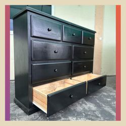 Dresser/ Nine Drawers Dresser 