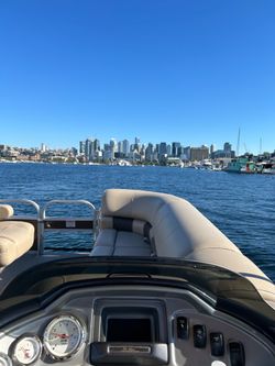 21 foot pontoon boat