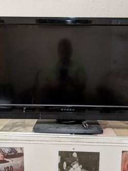 32" Wide Screen TV