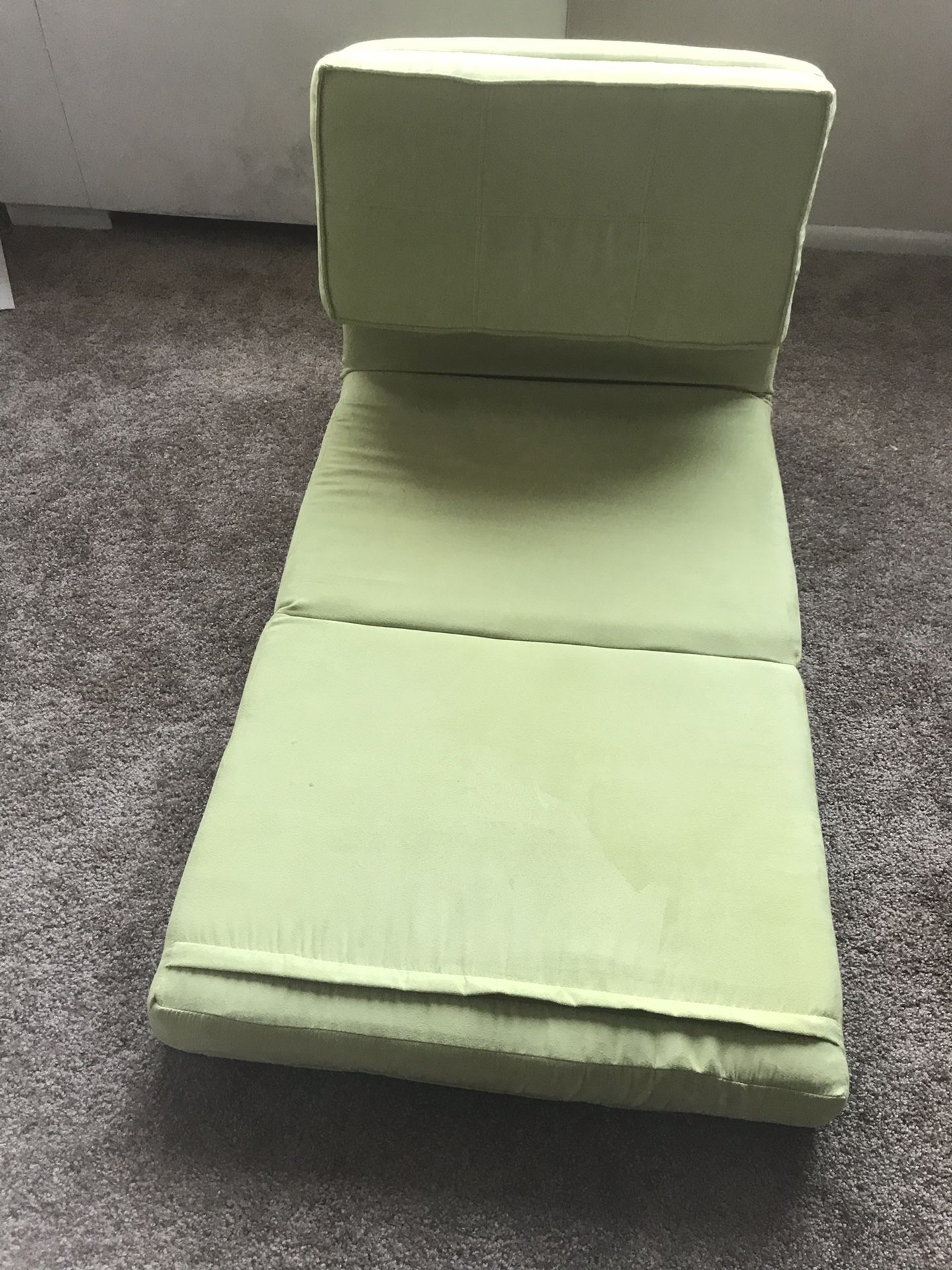 Convertible flip chair - 4 positions - Can be used as a bed