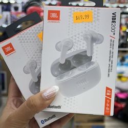 JBL. VIBE 200. EARBUDS. . BRAND NEW 