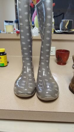 Ithaca grey rain boots size 6