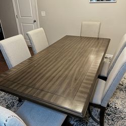 Large Rooms To Go Dining Set – Table & 6 Upholstered Chairs