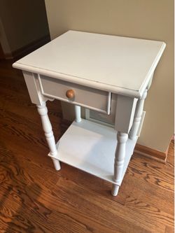 One drawer table