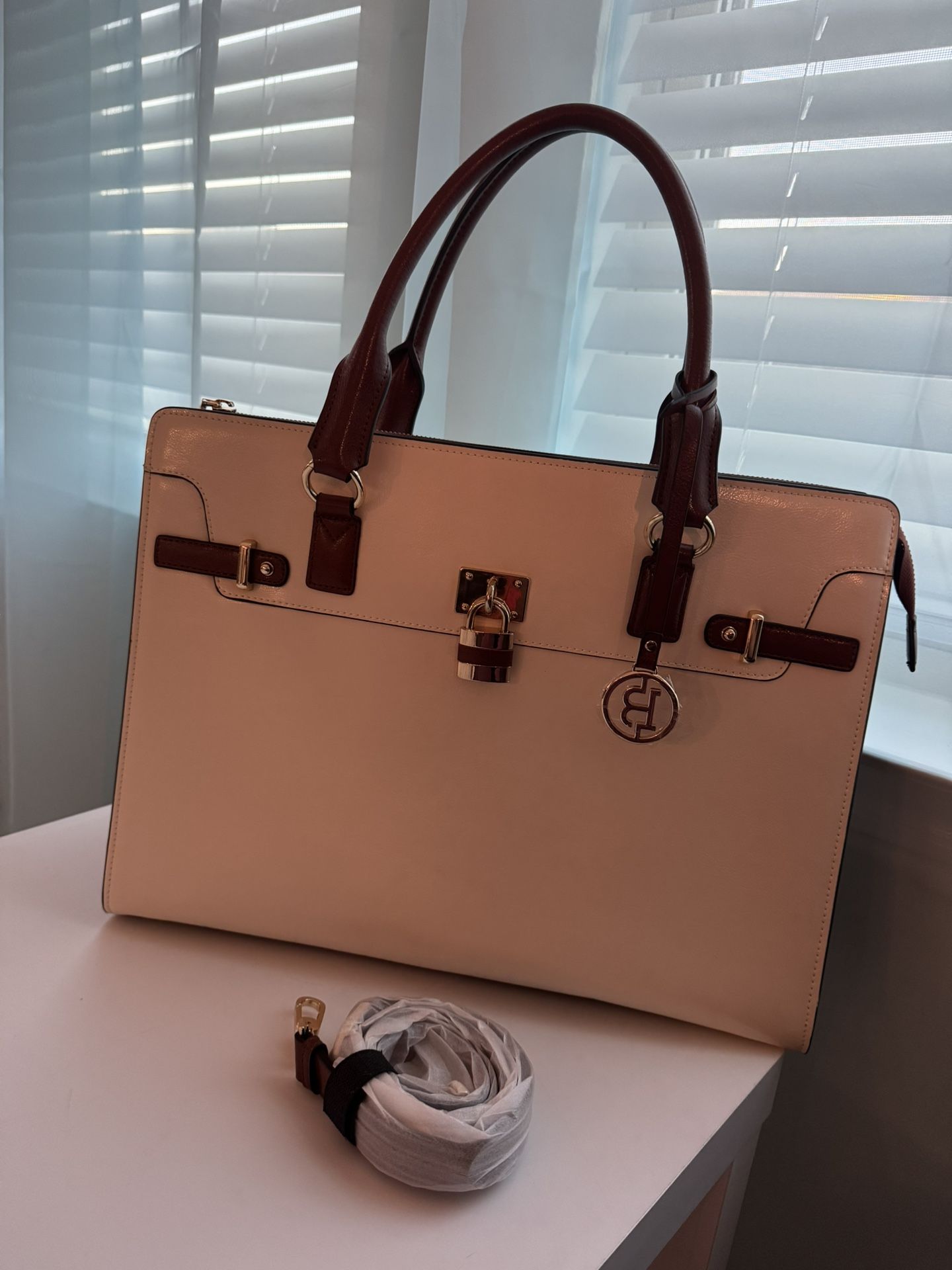 Beige & Chocolate Brown Purse β Professional Look, Great Condition - Only $25