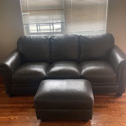 Sofá 3 Person Q/ Matching Ottoman