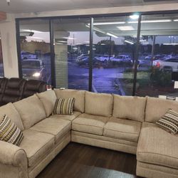 NEW SECTIONAL SOFA SET 
