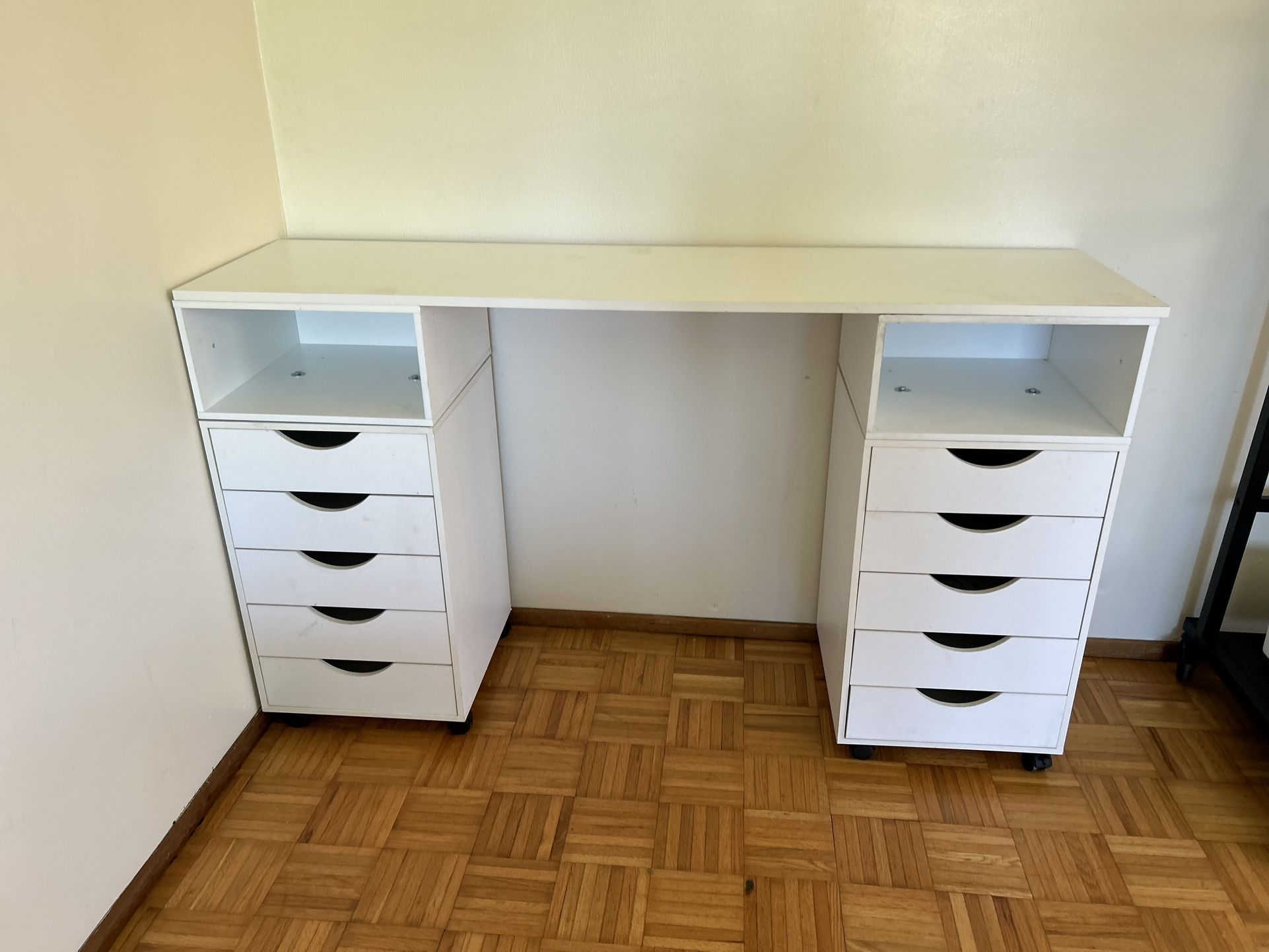 Desk / Vanity