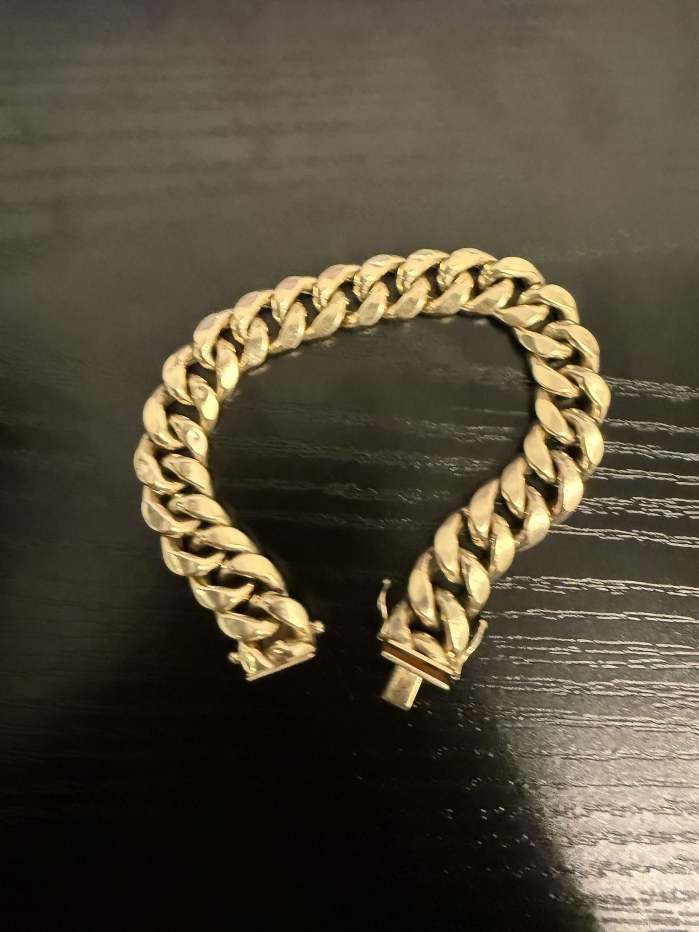 10 Ct Gold Bracelet 4500