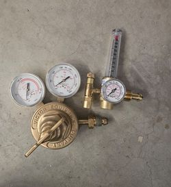Flow meter regulator, Victor gas regulator