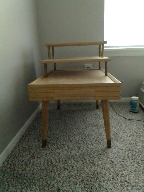 1950s Mid-Century Modern Side Table