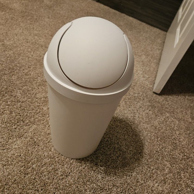 Trashcan -small