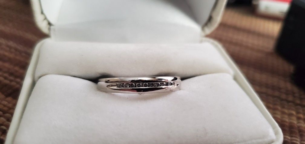 Nice 10k White Gold Wedding Ring