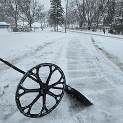 Snow Wolf Snow Shovel