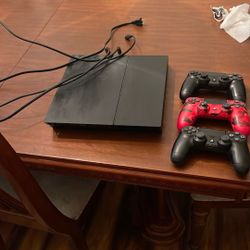 PS4 With controllers 