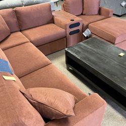 Stylish Stunning Cozy Sectional!