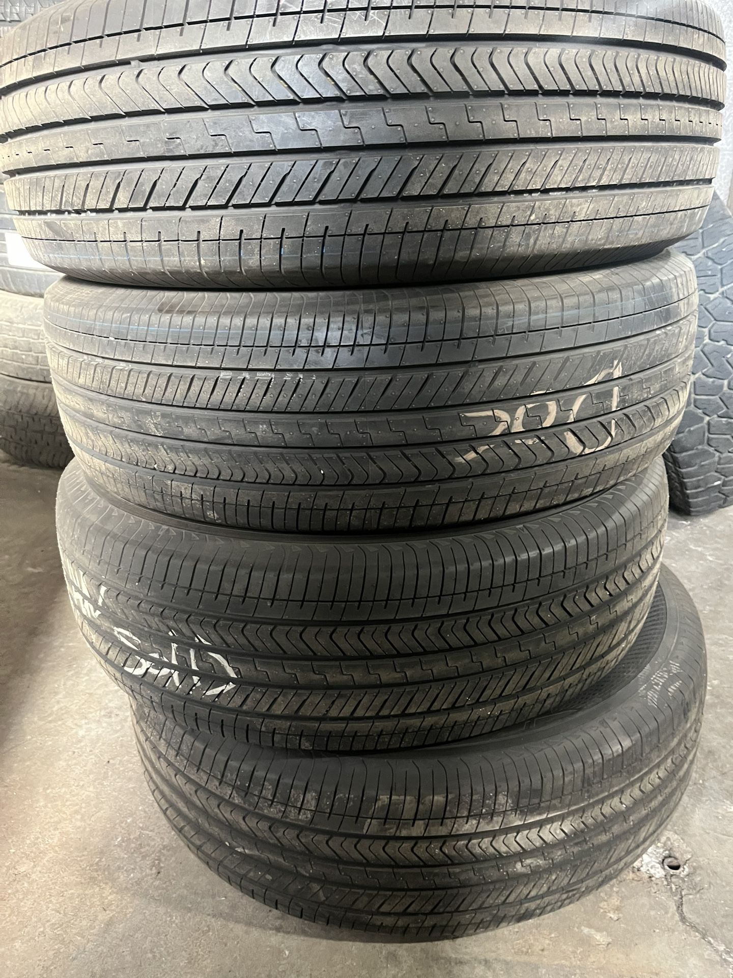 Almost new 245/70/18 Yokohama Tires (4)