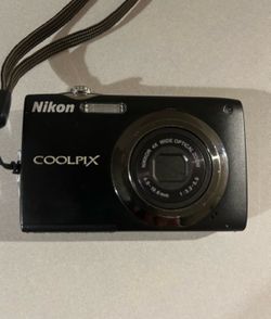 Nikon COOLPIX S3000 Compact Digital Camera 12-13.9MP 4x Zoom 2.7" Black