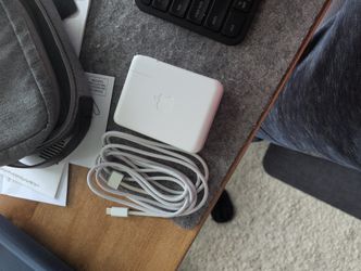 Apple USB-C 140W Power Adapter