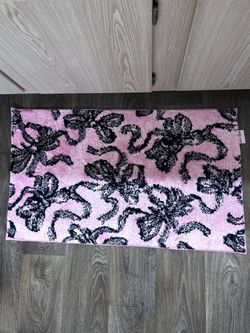 Betsey Johnson rug and bath mat