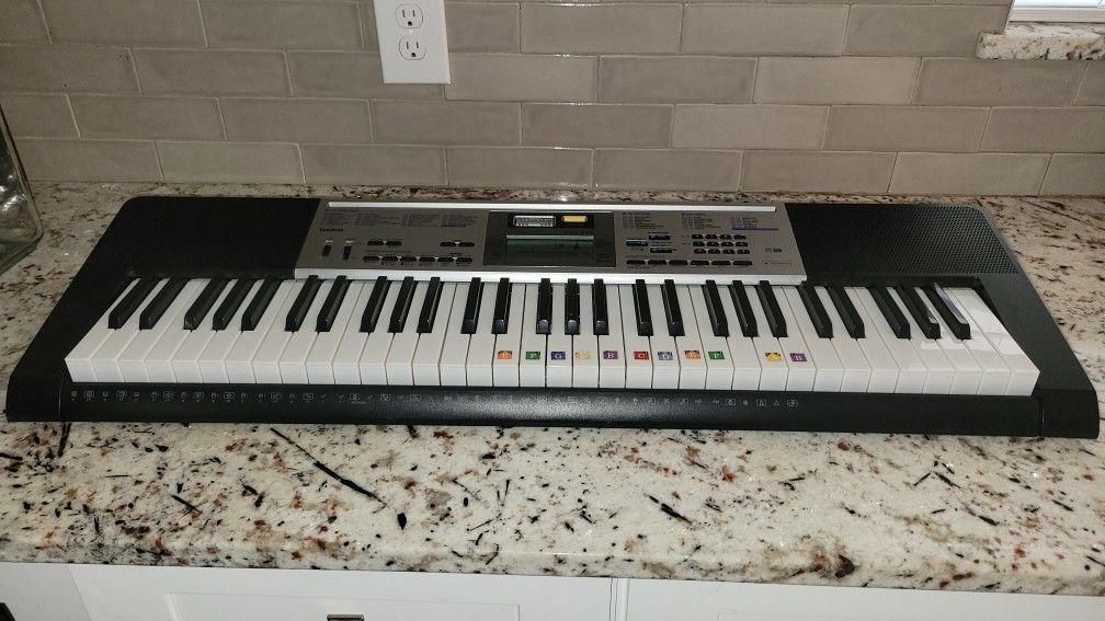 Casio Keyboard - Lighted 61-Key Keyboard – Works Great!