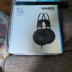 AKG Harman K52 Studio Headphones