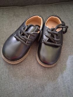 Baby shoes sz 23 new