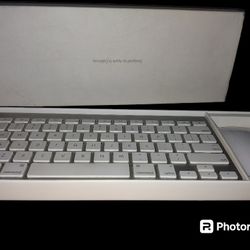 Apple Wireless Keyboard And Mouse 