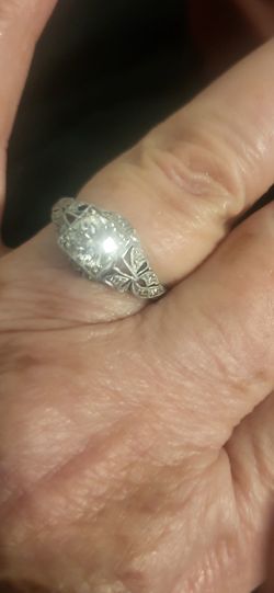 Diamond engagement ring antique