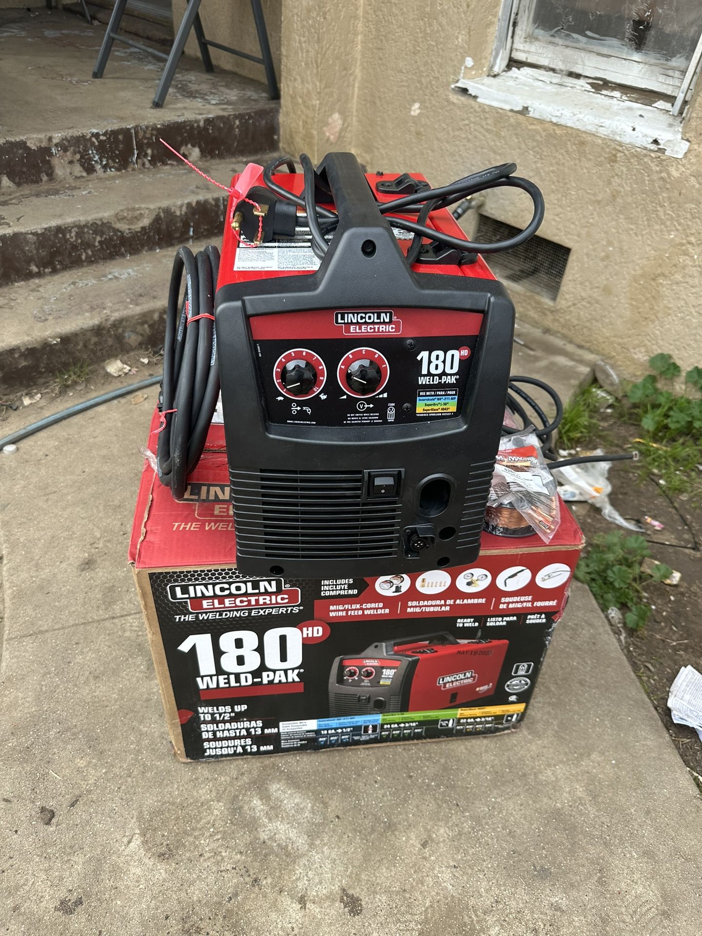 Lincoln Electric WeldPak 180 Amp MIG FluxCore Wire Feed Welder, 230V