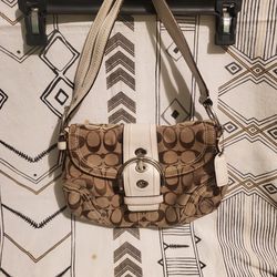 Coach Purse Used In Good Condition 