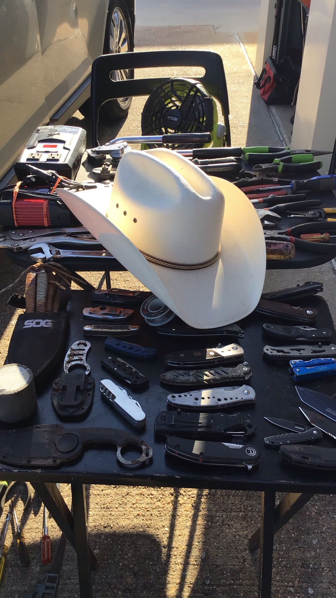 7 1/2 JOHN LIHER Cowboy Gold straw hat w/ Stetson leather band for Hunting fishing horseback riding with bullwhip and saddle