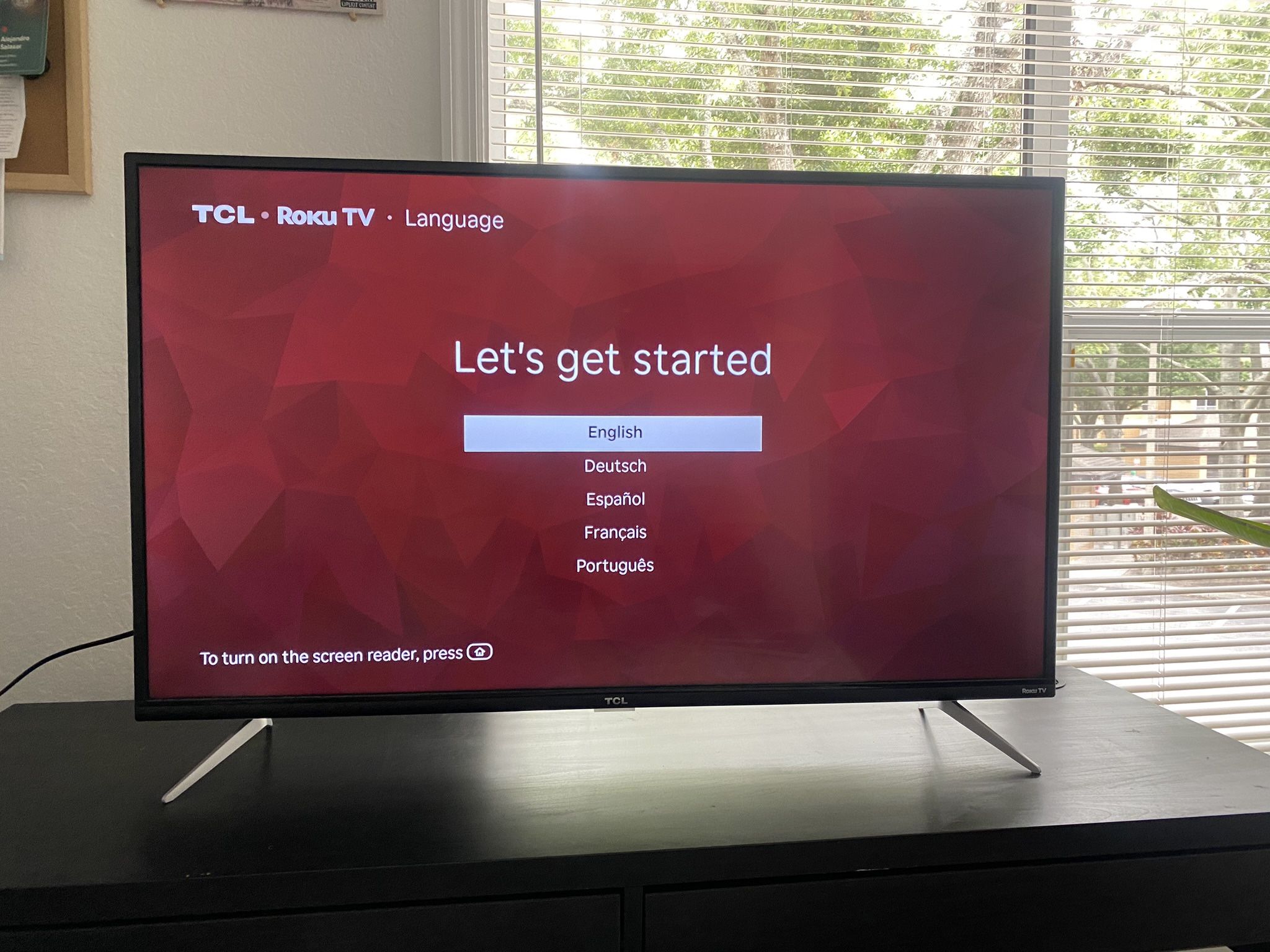 TCL ROKU TV 43’ 