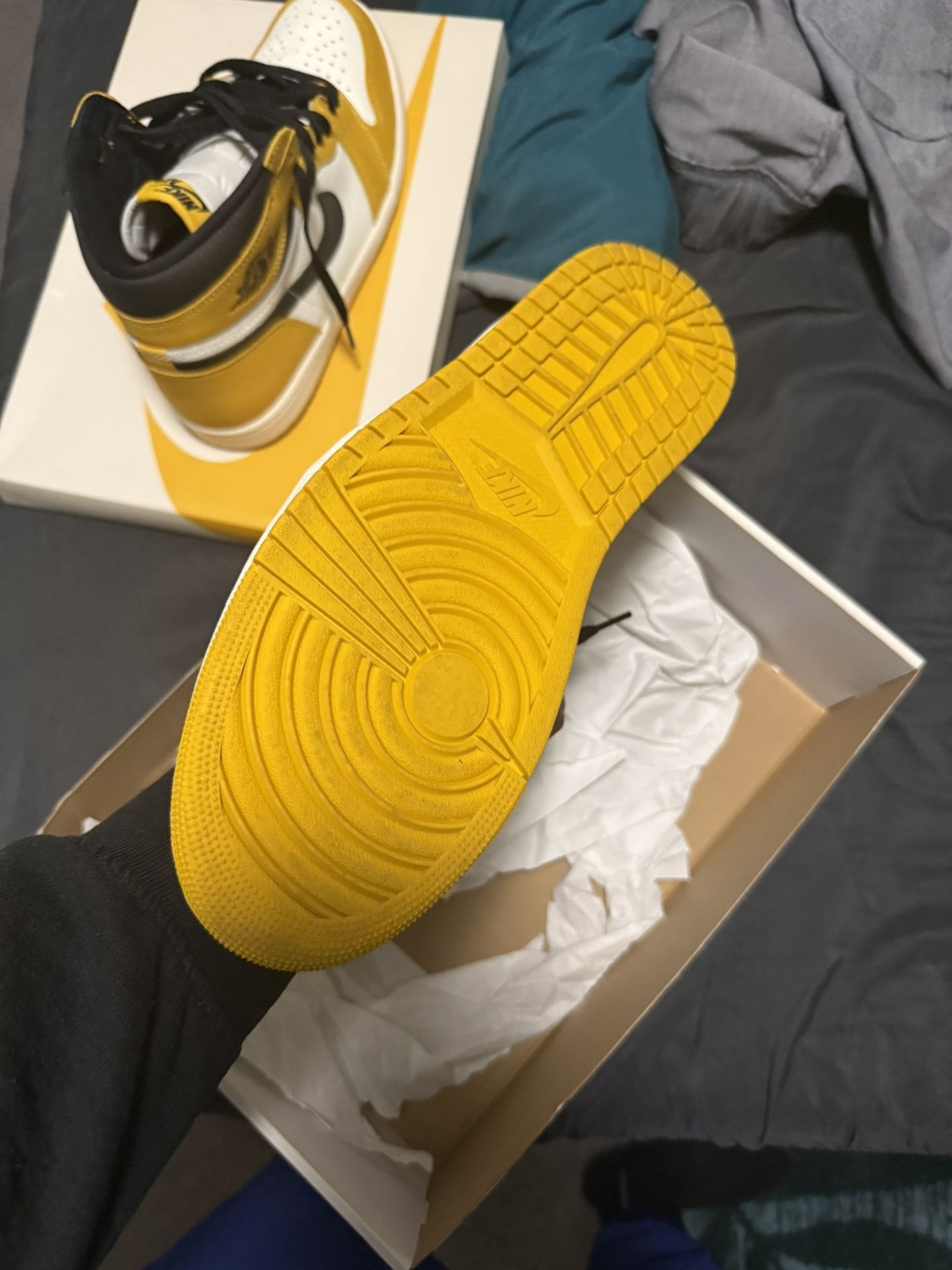 Jordan 1 Yellow Orchard