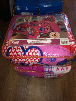 Two piece set blankets