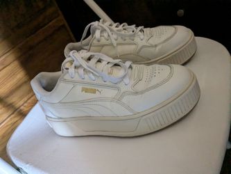 Women's Size 7.5 Pumas